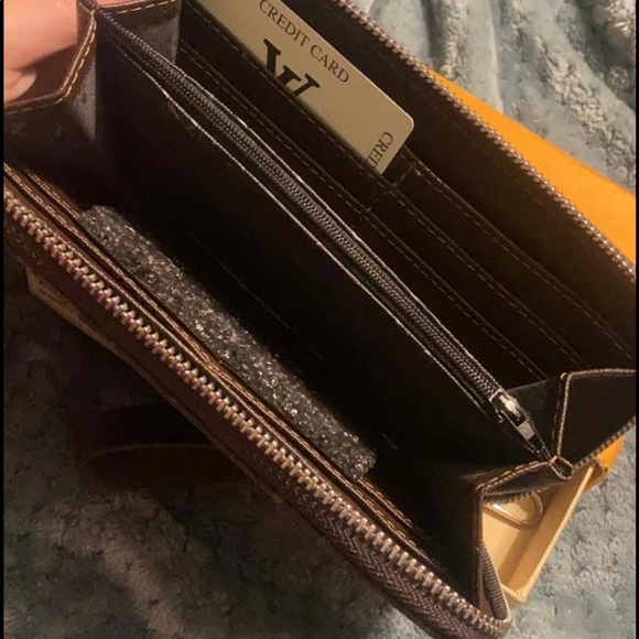 Never used just got in the mail and did not like just wanting my money back - Picture 1 of 3